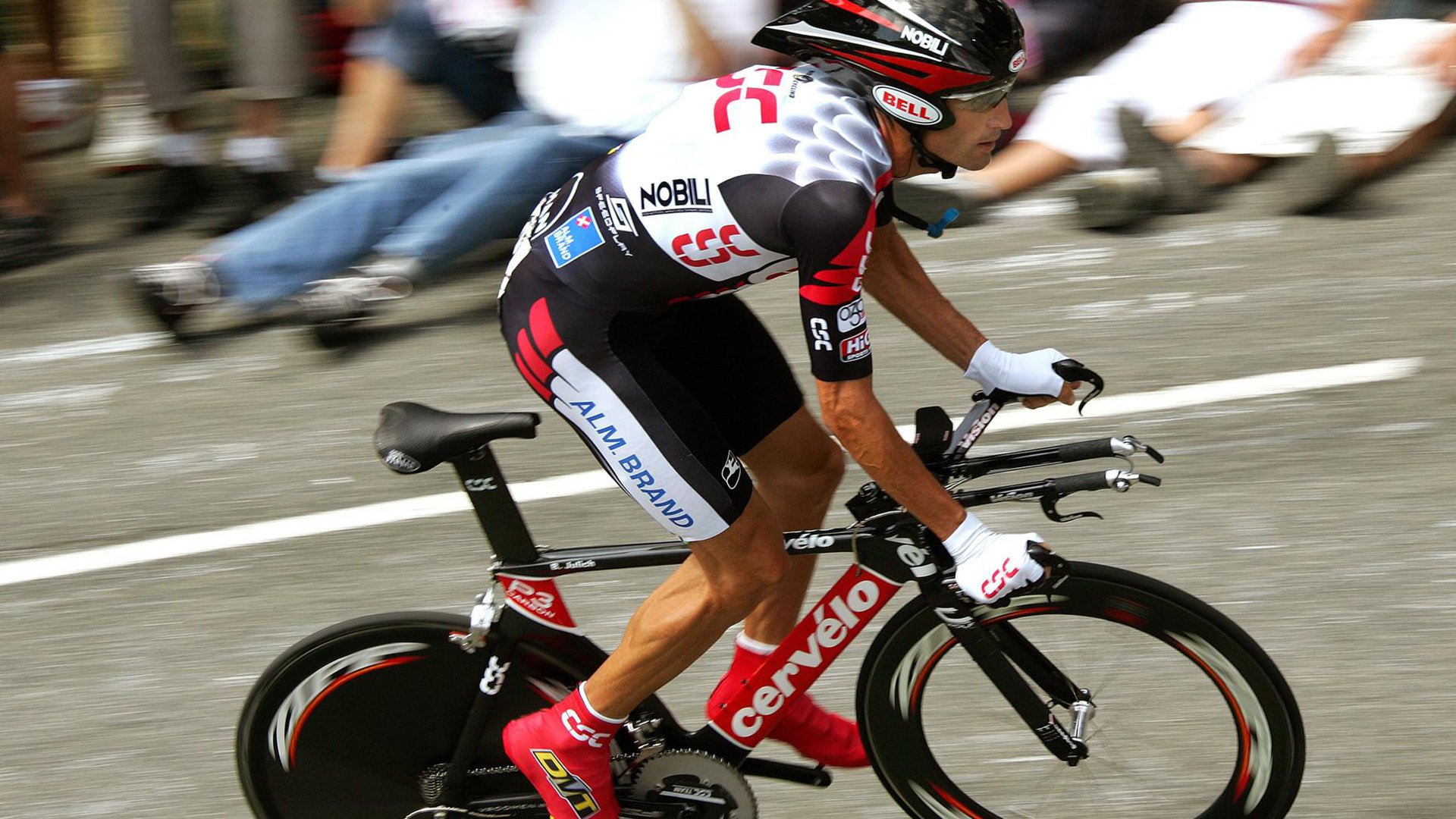 跨界合作开启:篮球与娱乐、科技的深度融合,篮球产业链